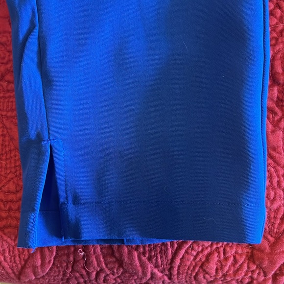 Mandala Royal Blue scrub set, smoke free home - Picture 6 of 7